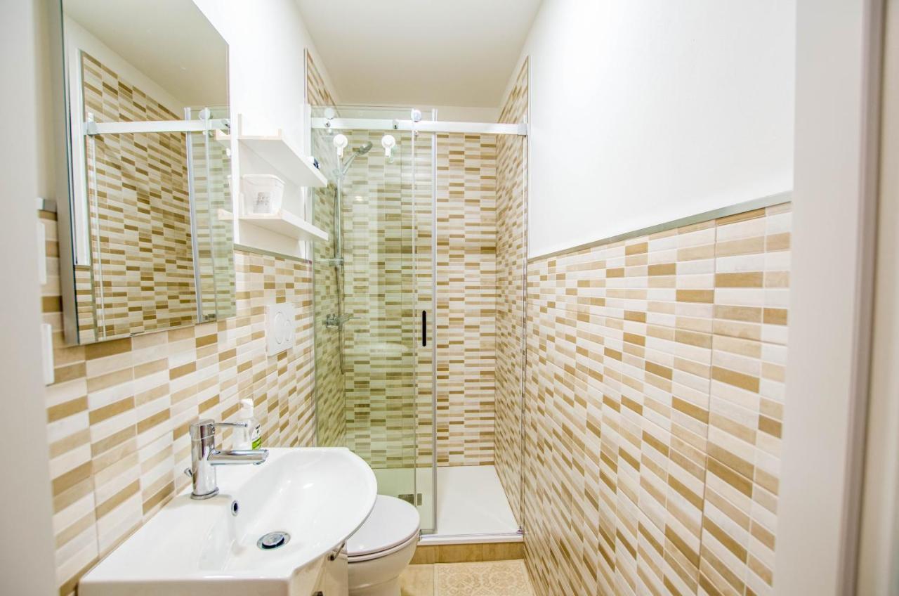 Casa Vacanze Al Teatro Триест Экстерьер фото