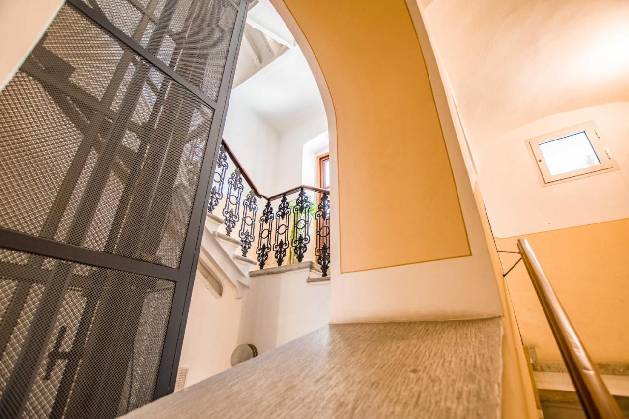Casa Vacanze Al Teatro Триест Экстерьер фото
